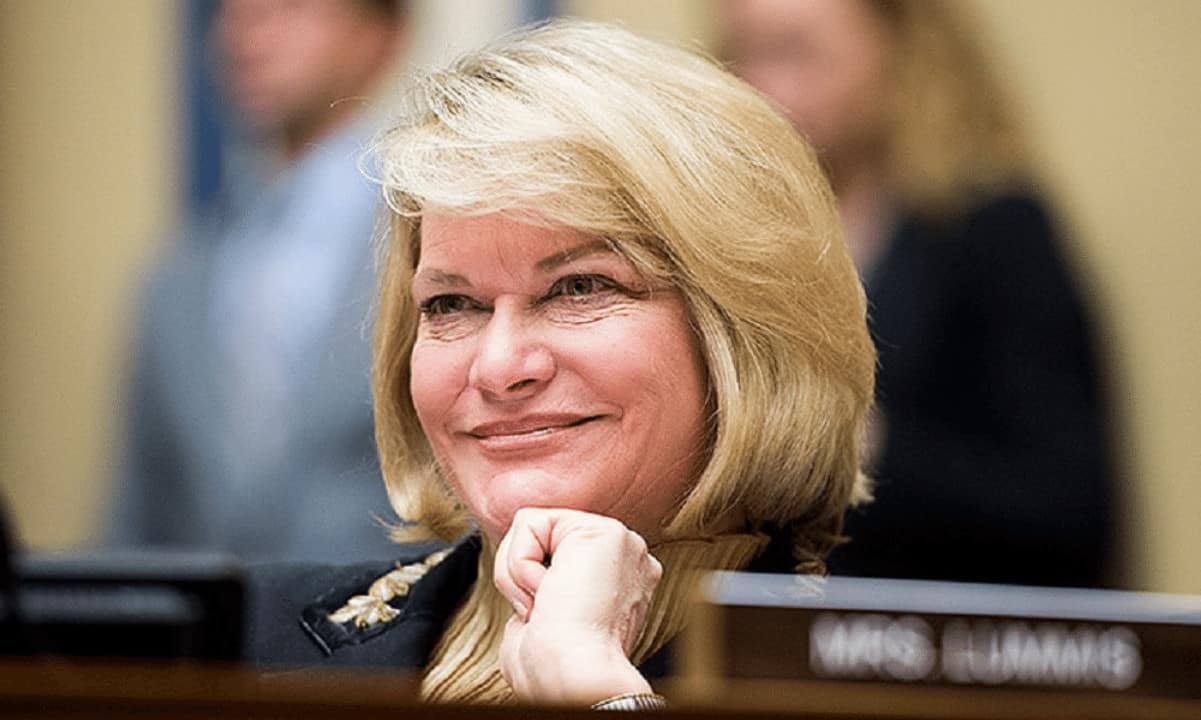 Pro Bitcoin Senator Cynthia Lummis Takes Aim at SHIB And Other Memecoins