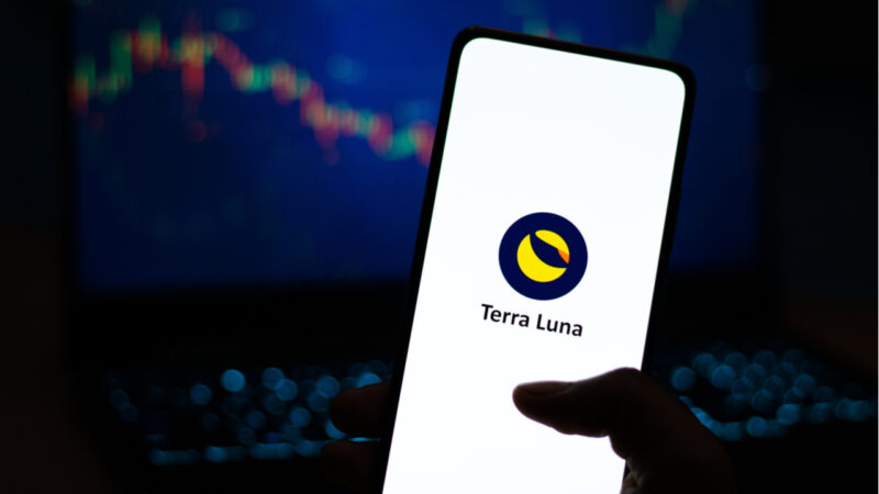 Biggest Movers: LUNA Falls to 6-Week Low, as ALGO Surges 15% on Saturday