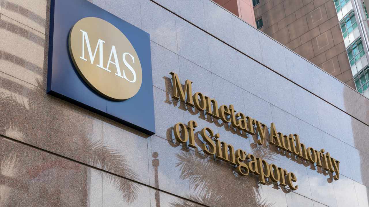 Singapore’s Central Bank, DBS, JPMorgan Collaborate to Explore Uses of Digital Assets, Defi