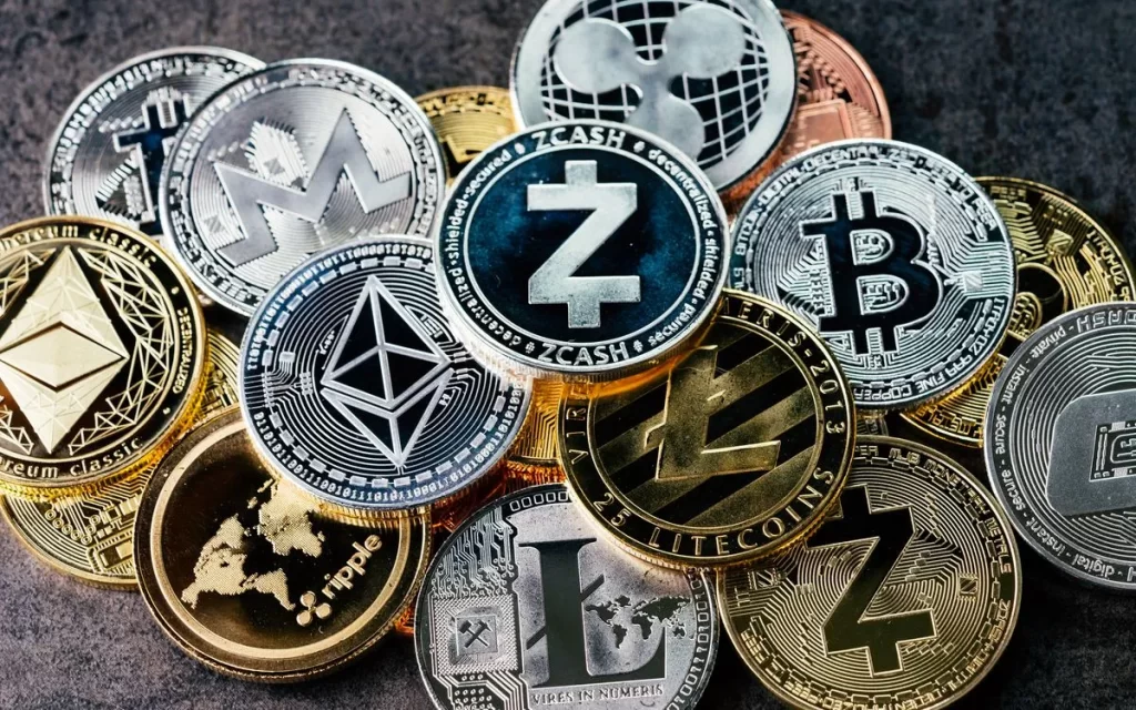 Altcoins For the Coming Week: QNT, RUNE & VET Price May Fly High