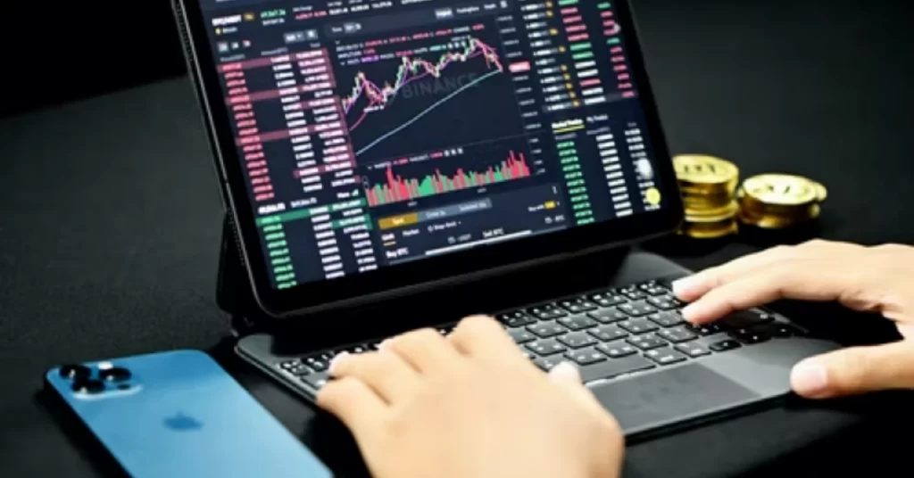 Crypto Analyst Lays Out Price Targets For Bitcoin & A Lesser Known Altcoin