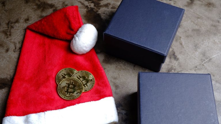 Bitcoin, Ethereum Technical Analysis: BTC, ETH Consolidate on Monday as Markets Remain Sluggish Following Christmas