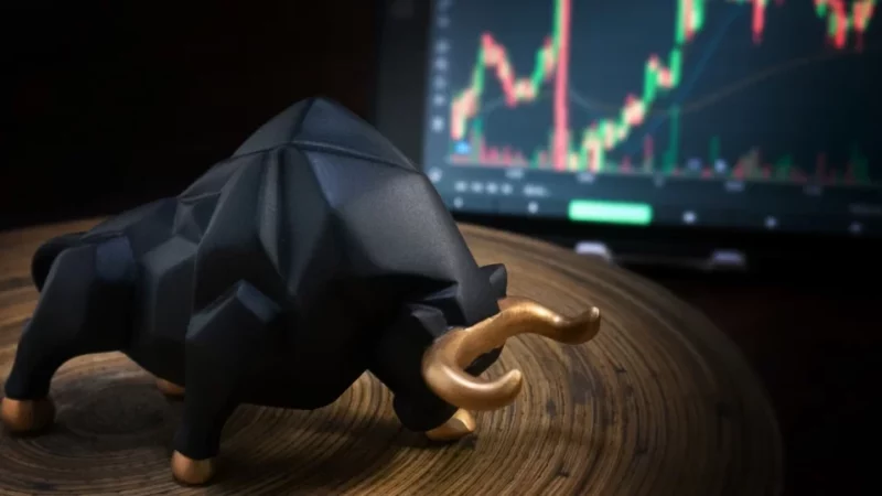 ADA vs. XRP: Which Altcoin Will Bear The Brunt Of A Market Squeeze?
