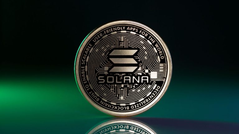 Biggest Movers: LTC, SOL Climb to 1-Week Highs on Monday