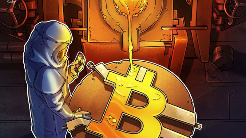 Bitcoin eyes liquidity above $30K as gold hits new all-time high