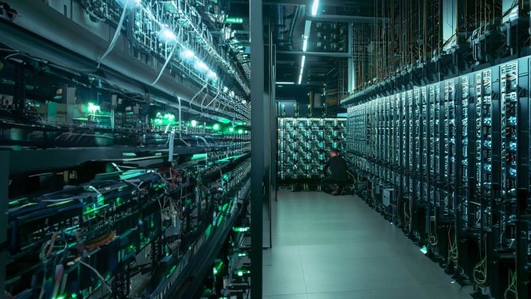 US Bitcoin Corp to Operate Restructured Mining Division of Celsius, Boosting Hashrate by 12.2 EH/s
