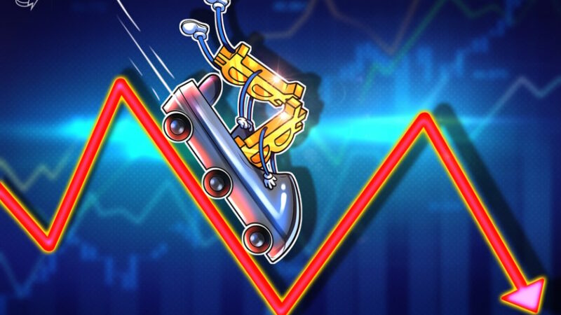 Bitcoin price falls to $29.5K, but on-chain data reflects investors’ growing interest