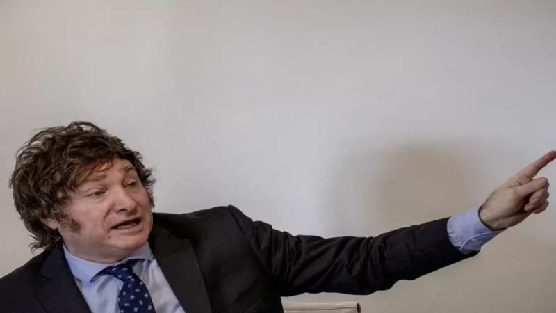 Argentine Presidential Candidate Vows to Dollarize the Economy!