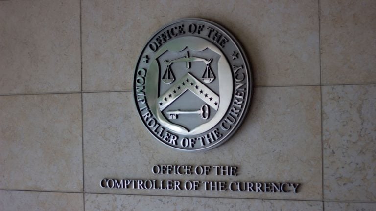 Former US OCC Officials: ‘Stablecoins Can Keep the Dollar the World’s Reserve Currency’