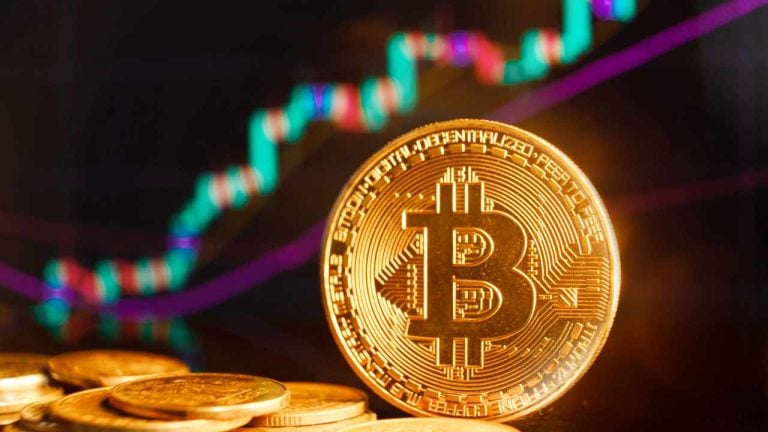 Analyst Predicts Bitcoin Price Rising to $150,000 by 2025 — ‘Imminent’ Approval of Spot Bitcoin ETFs Expected