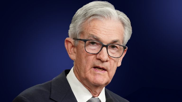 Powell’s Fed Policy Criticized: Experts Claim ‘Phony Economy’ and ‘Credibility Destruction’ Post Rate Decision