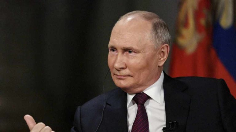 Russian President Putin Discusses Dedollarization — Calls US Dollar Weaponization a ‘Grave Mistake’