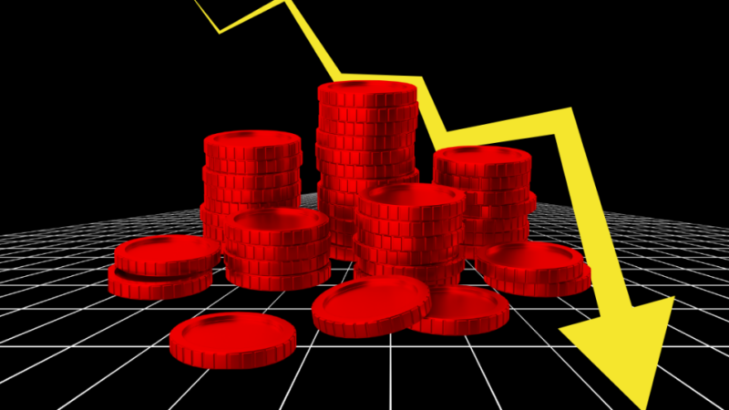 Crypto Market Crash: Bitcoin Price Might Drop to This Level While Altcoins To Plunge 30-40%