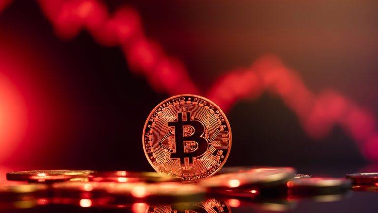 Robert Kiyosaki Warns of Bitcoin Crash as Trump’s Tariffs Take Effect—Plans to Buy the Dip