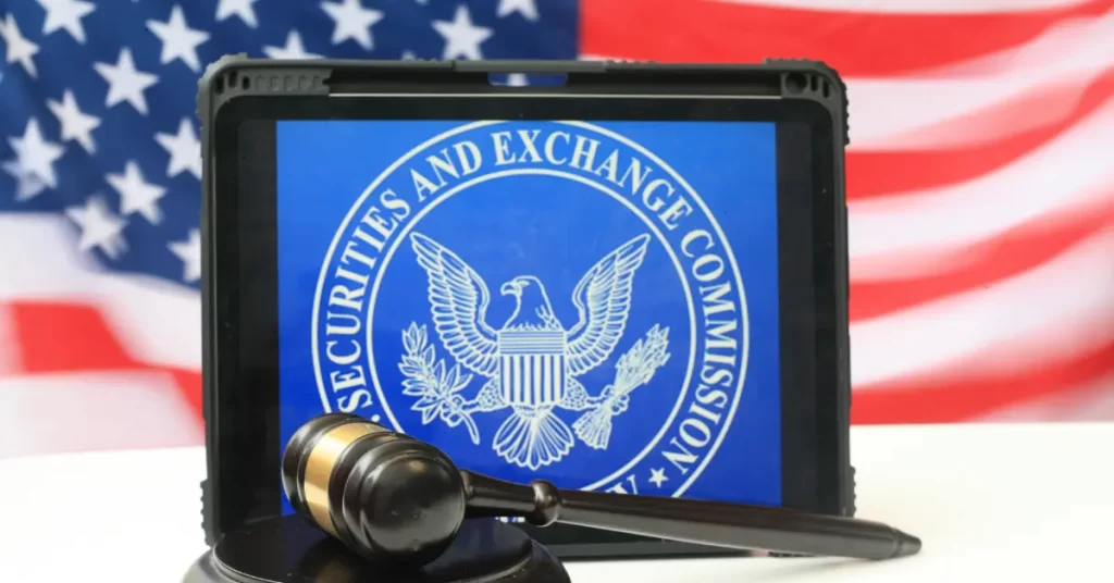 Coinbase Pushes SEC to Lift Crypto Ban on Staff for Effective Regulation
