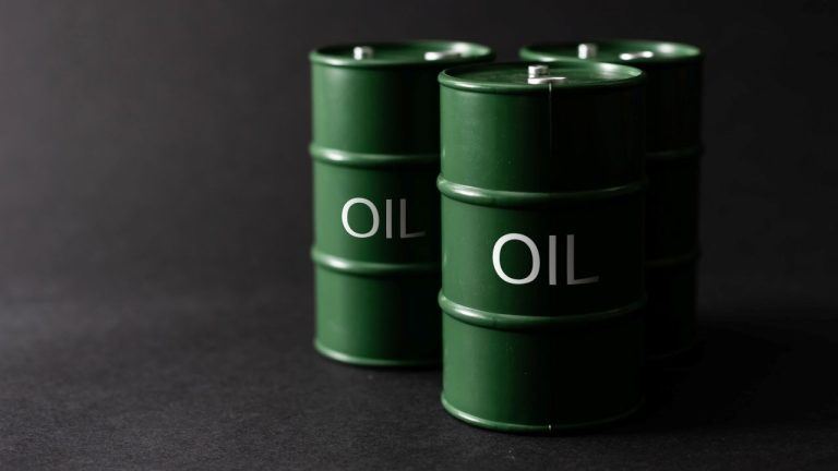 Bitcoin Continues Its Recovery as Oil Prices Ease Further