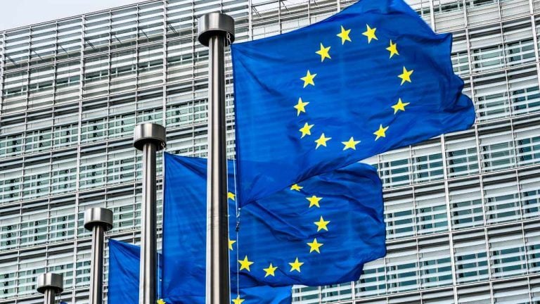 Kraken Secures MiCA License, Expands Regulated Crypto Services Across 30 EU States