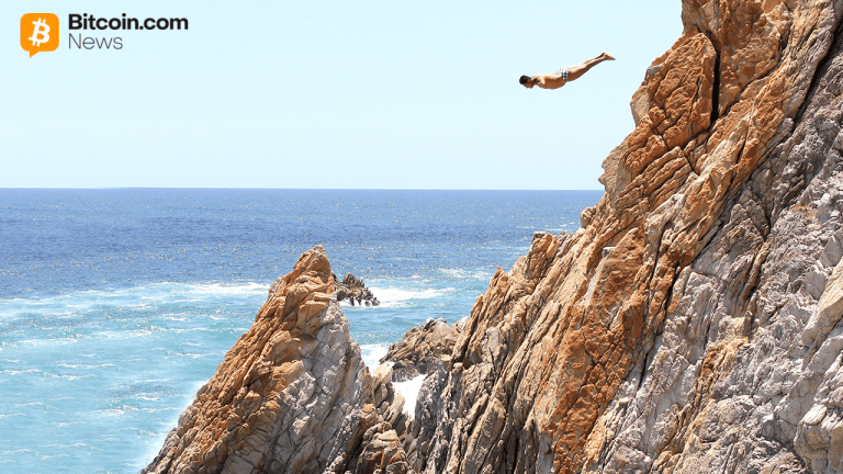 $450B Vanishes From Crypto Sector in One Week as Top Coins Dive Deep Below Record Peaks