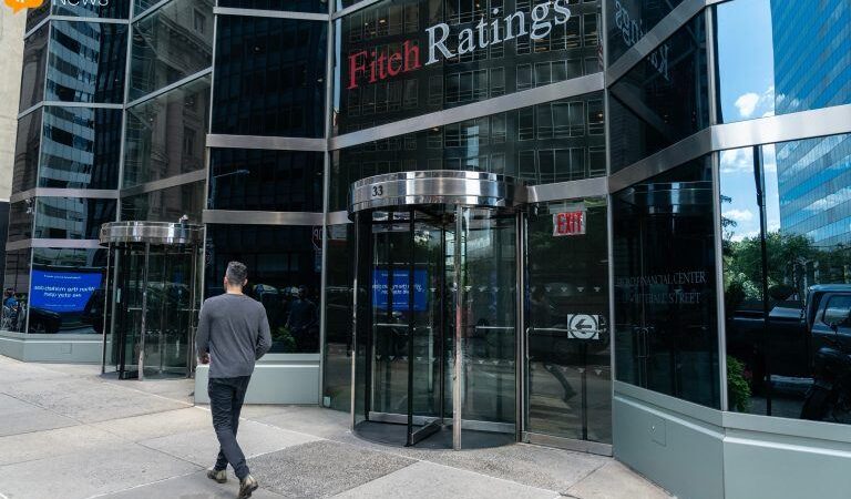 Fitch Warns: US Banks’ Crypto Exposure Threatens Credit Ratings