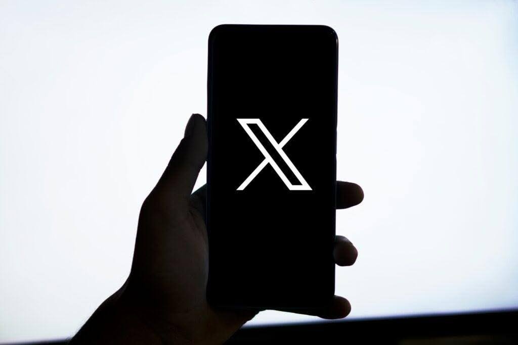 X Cashtags Launch: Real-Time Crypto Data and One-Tap Trading for Millions of Users