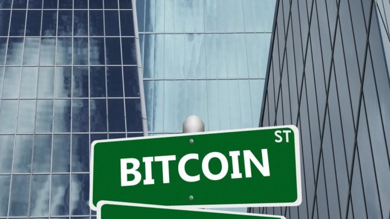 Binance Research Links Bitcoin Weakness to Record S&P 500 Capital Inflow