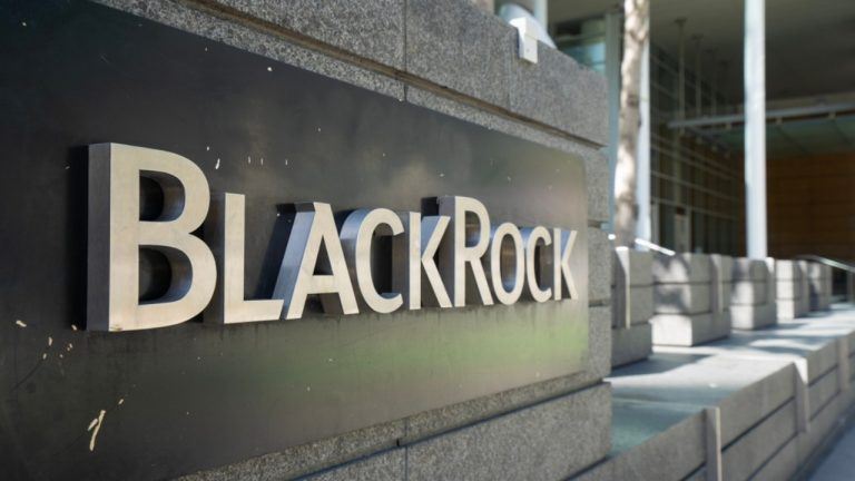 Blackrock Targets Bitcoin Yield With 0.65% Fee Covered-Call ETF