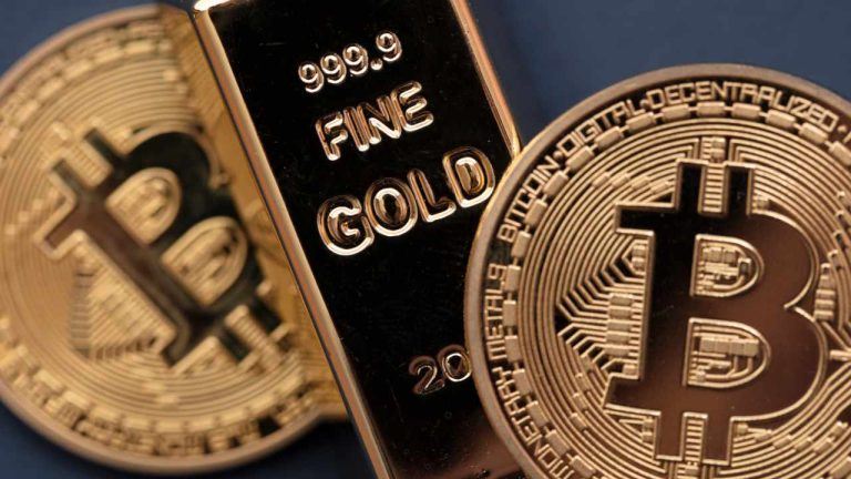 Robert Kiyosaki Plans to Buy Bitcoin After Reversal as Gold Charts Signal ‘Massive’ Rise